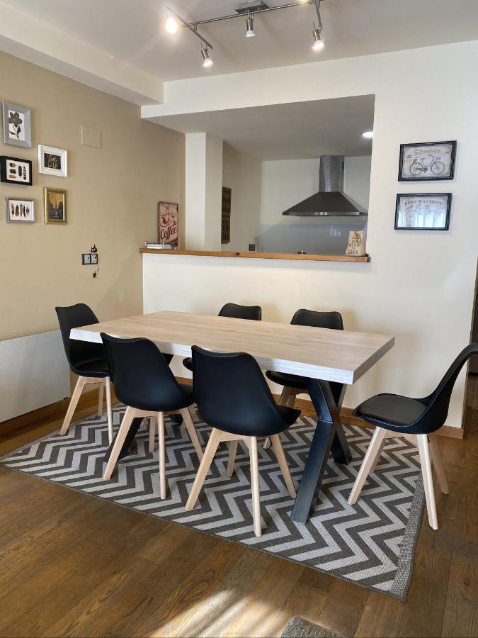 Apartament Neret I Sort Luaran gambar