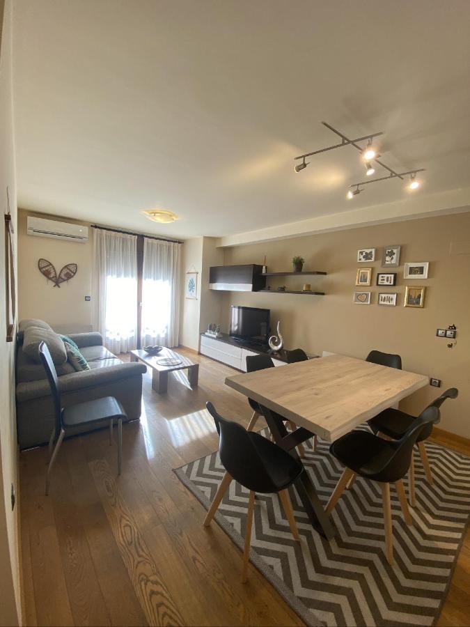 Apartament Neret I Sort Luaran gambar